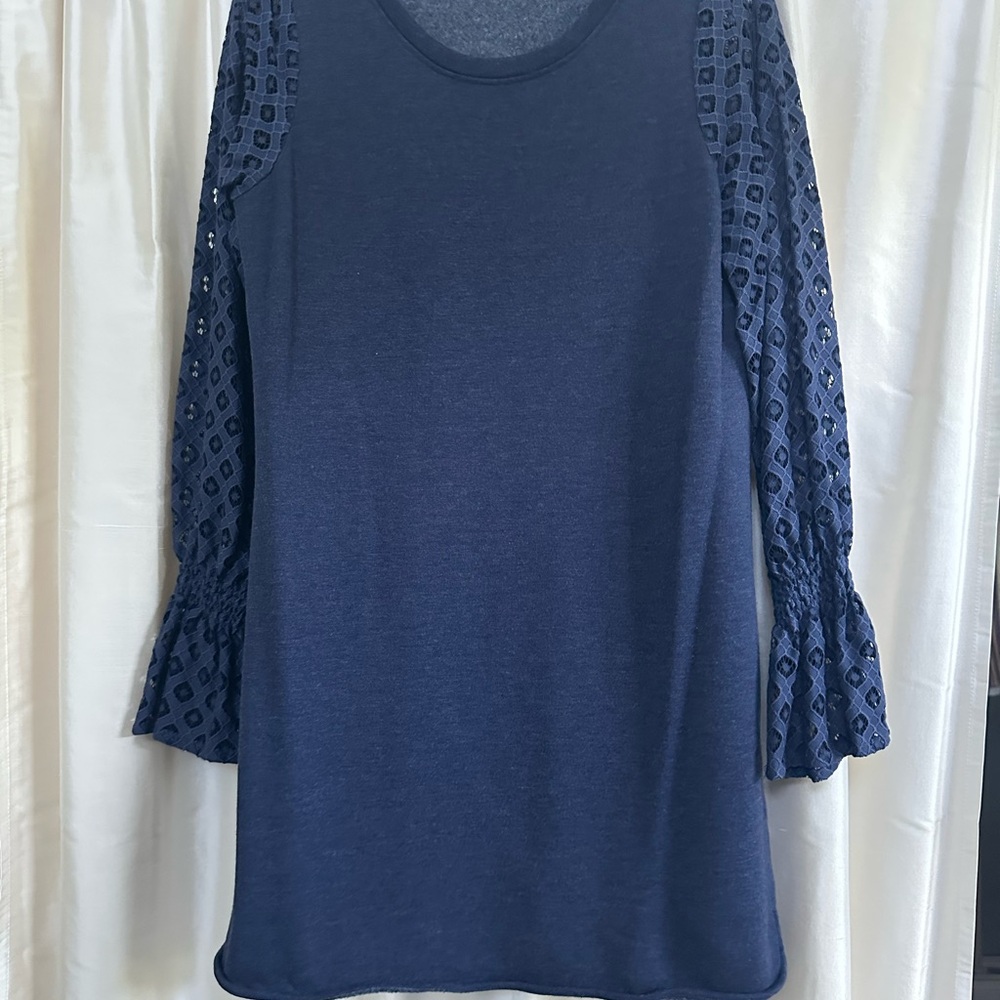 KENSIE SWEATSHIRT DRESS. Navy Comfy w Fun Sleeves.  Medium